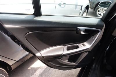 2012 Volvo S60 T5   - Photo 10 - Newark, NJ 07104