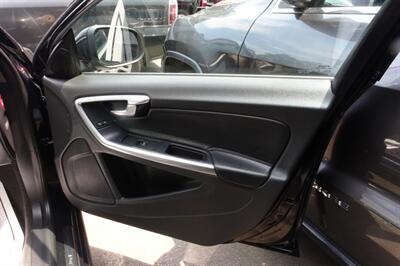 2012 Volvo S60 T5   - Photo 12 - Newark, NJ 07104
