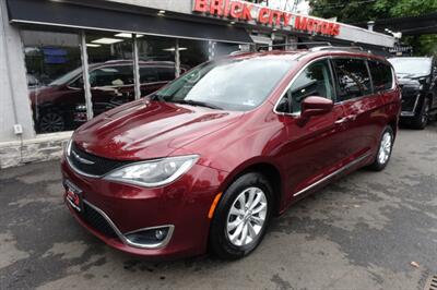 2019 Chrysler Pacifica Touring L   - Photo 1 - Newark, NJ 07104