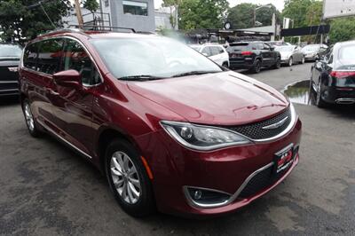 2019 Chrysler Pacifica Touring L   - Photo 3 - Newark, NJ 07104