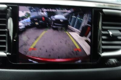 2019 Chrysler Pacifica Touring L   - Photo 19 - Newark, NJ 07104