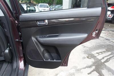 2011 Kia Sorento EX - Photo 15 - Newark, NJ 07104