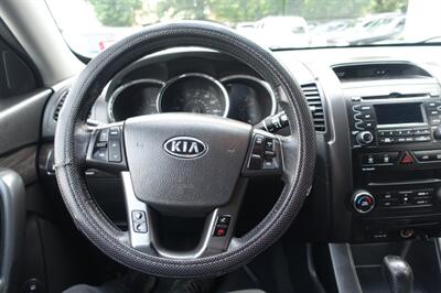2011 Kia Sorento EX - Photo 17 - Newark, NJ 07104