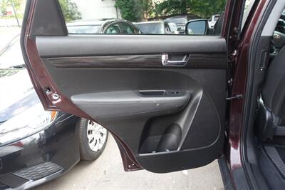 2011 Kia Sorento EX - Photo 10 - Newark, NJ 07104