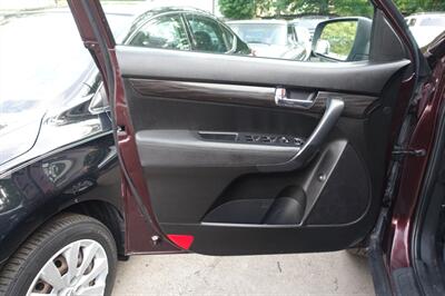 2011 Kia Sorento EX - Photo 8 - Newark, NJ 07104