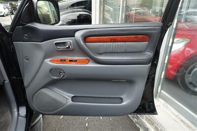 2002 Lexus LX - Photo 16 - Newark, NJ 07104