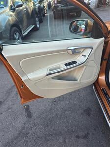 2012 Volvo S60 T5 - Photo 11 - Newark, NJ 07104