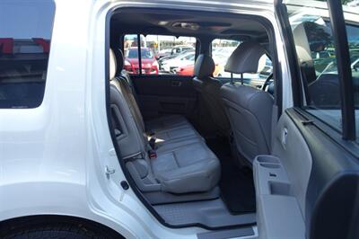 2014 Honda Pilot Touring   - Photo 17 - Newark, NJ 07104