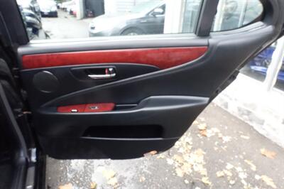 2010 Lexus LS L   - Photo 17 - Newark, NJ 07104