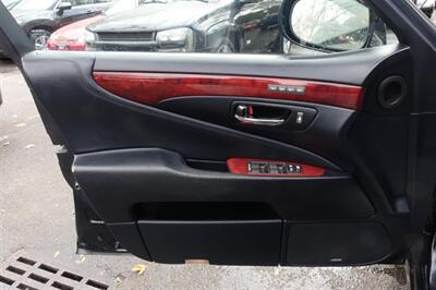 2010 Lexus LS L   - Photo 10 - Newark, NJ 07104