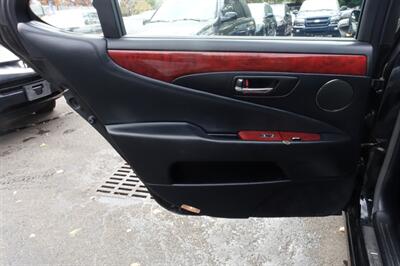 2010 Lexus LS L   - Photo 12 - Newark, NJ 07104