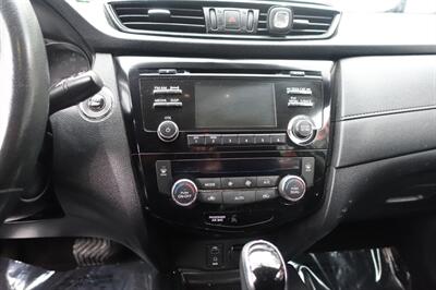 2017 Nissan Rogue SL   - Photo 18 - Newark, NJ 07104
