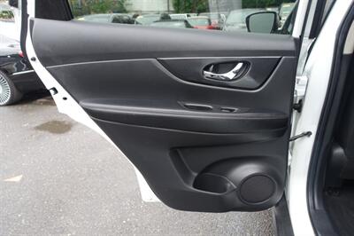 2017 Nissan Rogue SL   - Photo 12 - Newark, NJ 07104