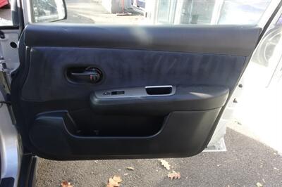 2007 Nissan Versa 1.8 S - Photo 15 - Newark, NJ 07104