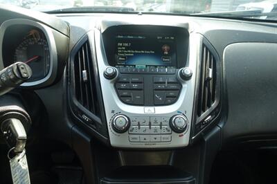 2017 Chevrolet Equinox LT - Photo 18 - Newark, NJ 07104