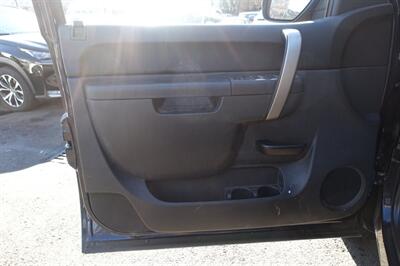 2011 Chevrolet Silverado 1500 LT   - Photo 10 - Newark, NJ 07104