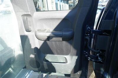 2011 Chevrolet Silverado 1500 LT   - Photo 17 - Newark, NJ 07104