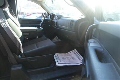 2011 Chevrolet Silverado 1500 LT   - Photo 14 - Newark, NJ 07104