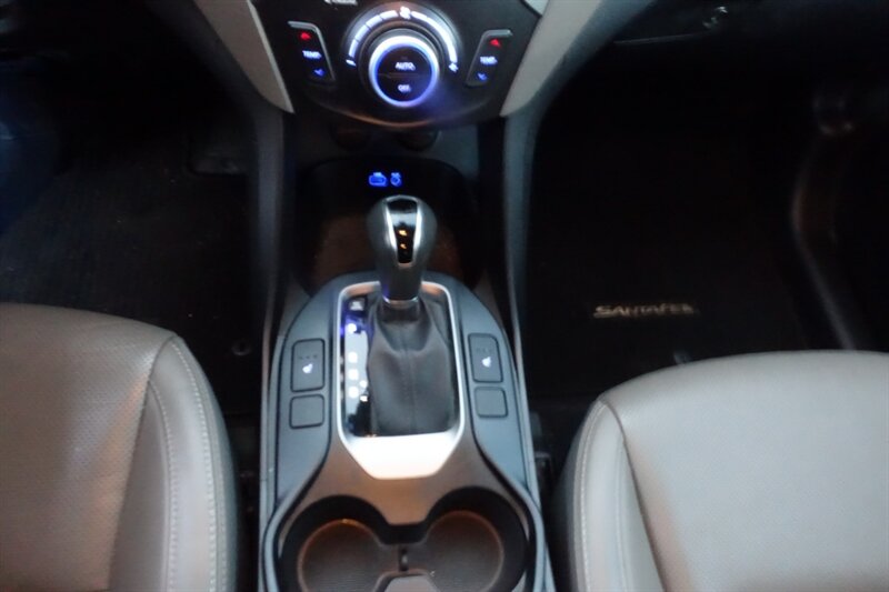 2017 Hyundai Santa Fe Limited photo 20
