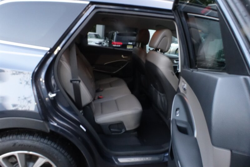 2017 Hyundai Santa Fe Limited photo 15