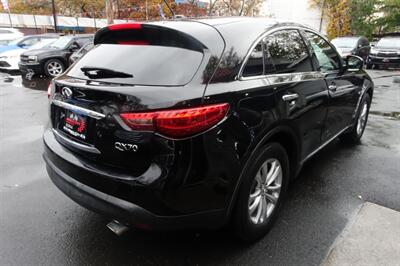 2017 INFINITI QX70   - Photo 8 - Newark, NJ 07104