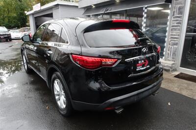 2017 INFINITI QX70   - Photo 6 - Newark, NJ 07104