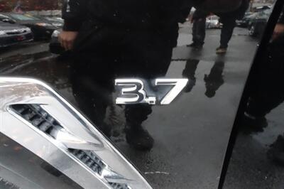 2017 INFINITI QX70   - Photo 22 - Newark, NJ 07104