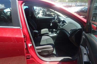 2014 Chevrolet Cruze 1LT Auto - Photo 14 - Newark, NJ 07104