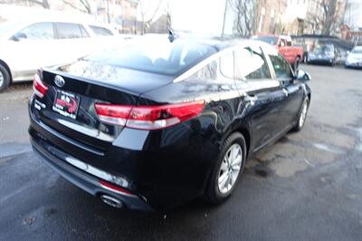 2017 Kia Optima LX - Photo 8 - Newark, NJ 07104