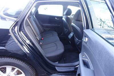 2017 Kia Optima LX - Photo 16 - Newark, NJ 07104