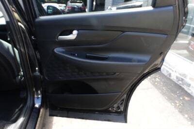 2019 Hyundai SANTA FE SE 2.4L   - Photo 17 - Newark, NJ 07104