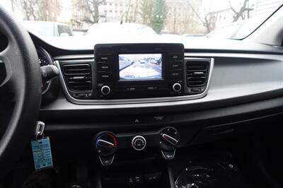2018 Kia Rio 5-Door S   - Photo 21 - Newark, NJ 07104