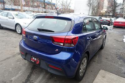 2018 Kia Rio 5-Door S   - Photo 8 - Newark, NJ 07104
