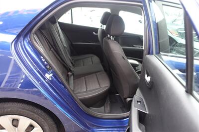 2018 Kia Rio 5-Door S   - Photo 16 - Newark, NJ 07104