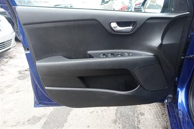 2018 Kia Rio 5-Door S   - Photo 10 - Newark, NJ 07104