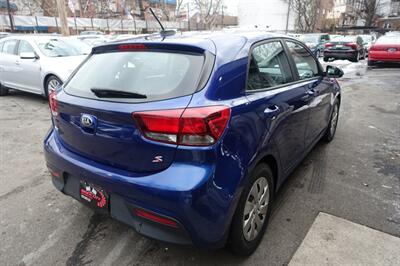 2018 Kia Rio 5-Door S   - Photo 5 - Newark, NJ 07104