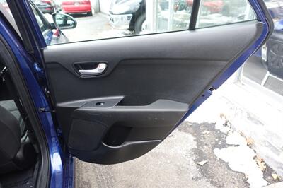 2018 Kia Rio 5-Door S   - Photo 17 - Newark, NJ 07104
