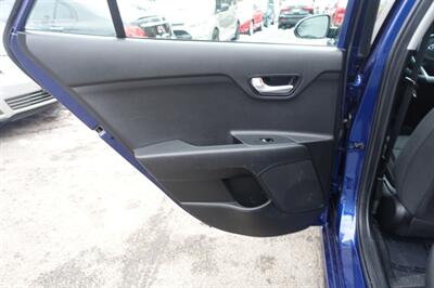 2018 Kia Rio 5-Door S   - Photo 12 - Newark, NJ 07104