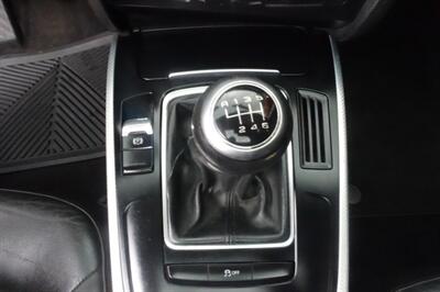 2011 Audi A5 2.0T quattro Premium - Photo 16 - Newark, NJ 07104
