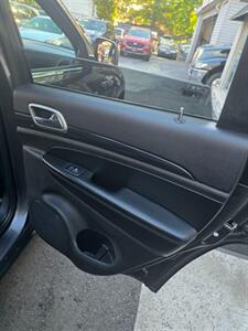 2020 Jeep Grand Cherokee Laredo - Photo 18 - Newark, NJ 07104