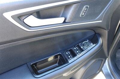 2017 Ford Edge SEL - Photo 15 - Newark, NJ 07104