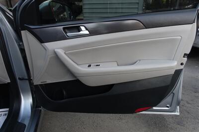 2015 Hyundai SONATA Sport   - Photo 15 - Newark, NJ 07104