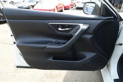 2016 Nissan Altima 2.5   - Photo 9 - Newark, NJ 07104