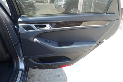2015 Hyundai Genesis 3.8L - Photo 17 - Newark, NJ 07104