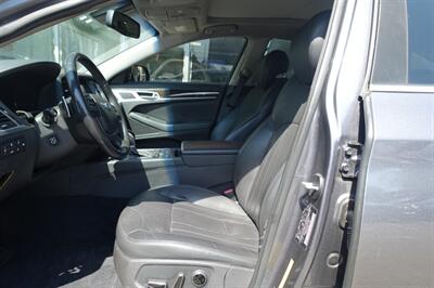 2015 Hyundai Genesis 3.8L - Photo 9 - Newark, NJ 07104