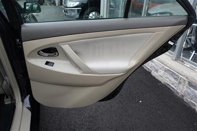 2009 Toyota Camry   - Photo 17 - Newark, NJ 07104