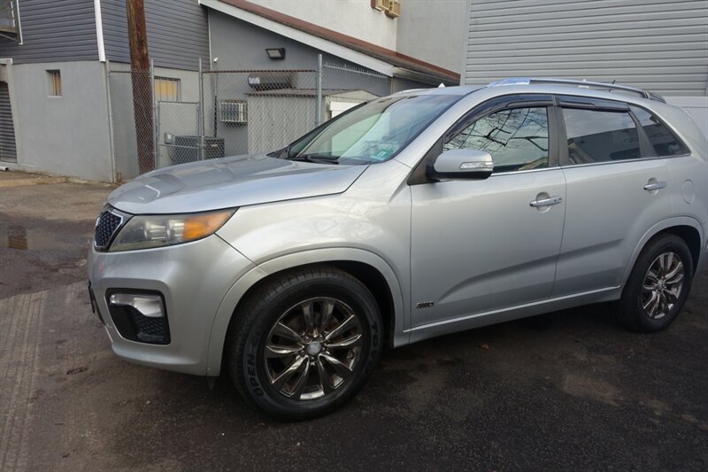 2011 Kia Sorento SX photo 4