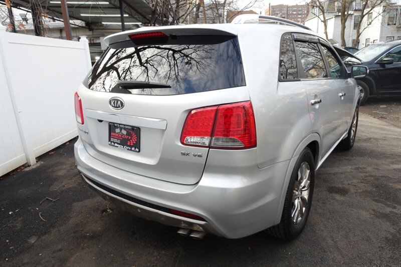 2011 Kia Sorento SX photo 8