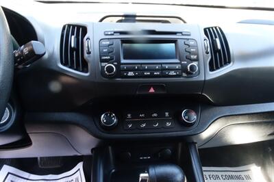 2012 Kia Sportage LX   - Photo 18 - Newark, NJ 07104