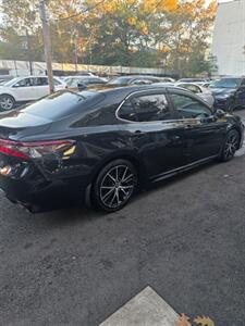 2022 Toyota Camry SE - Photo 5 - Newark, NJ 07104